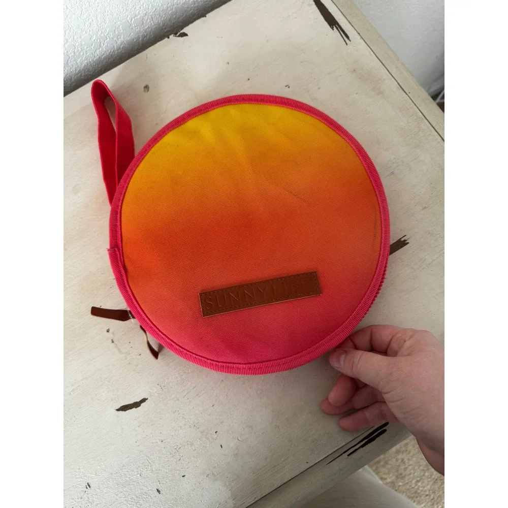 SunnyLife Picnic Camping Utensil Plate Set‎ Orange Pink Gradient Round Case